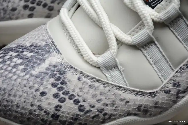 Rep Onekick SE CD6846-002 Jordan Air Bone Low 11 Snake Light 0507